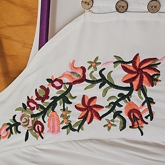 Beautiful embroidered peasant top. Size large/extra large. Very flowy and cute - Picture 2 of 5